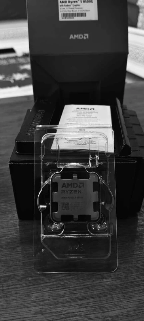 Ryzen 5 8500G plus Radeon 740M graphics