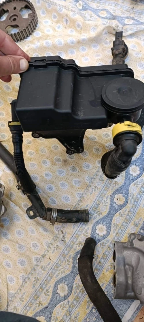 pièces pour moteur 2 litre HDi peugeot 3008et expert