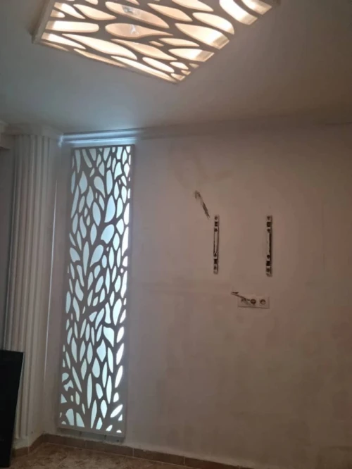 Decoupage et gravure sur ( Bois , Forex , Alucobond , pmma , plexiglass ) avec machine CNC 