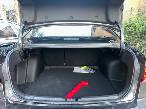 Volkswagen Bora 2025 300 Tsi