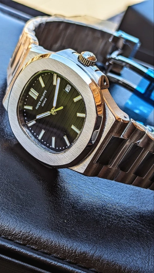 Montre Patek Philippe  Nautilus Noir 