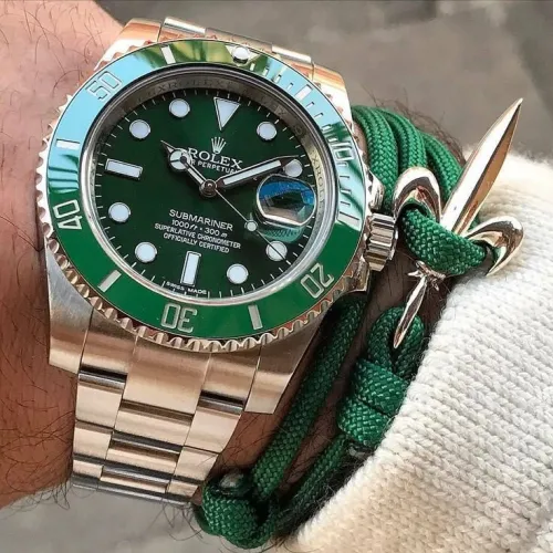 Montre Rolex submariner Hulk  HIGHT