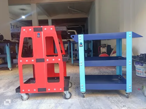 Chariot Mécanicien professionnel à  3 plateaux avec porte outils 