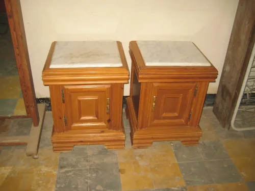 Miroir roulant et tables de nuit 