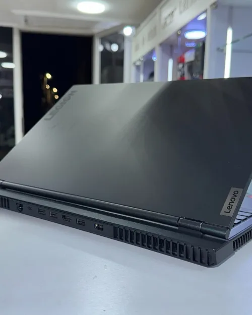 Laptop gaming Lenovo Legion 5  / RYZEN 7 SERIE 5000 / RTX3050TI