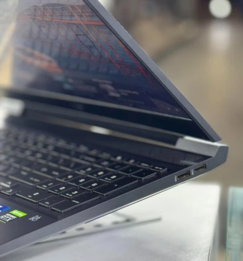 Pc Laptop Gaming HP OMEN16 /  I7-12700H @2.40Ghz / 16 GB RAM / RTX 3050TI 