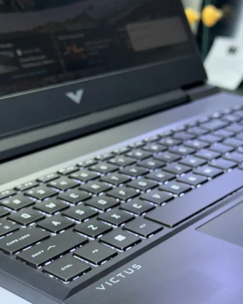 LAPTOP HP VICTUS 16 / I7-11GNR / RTX 3050 / 16GB 