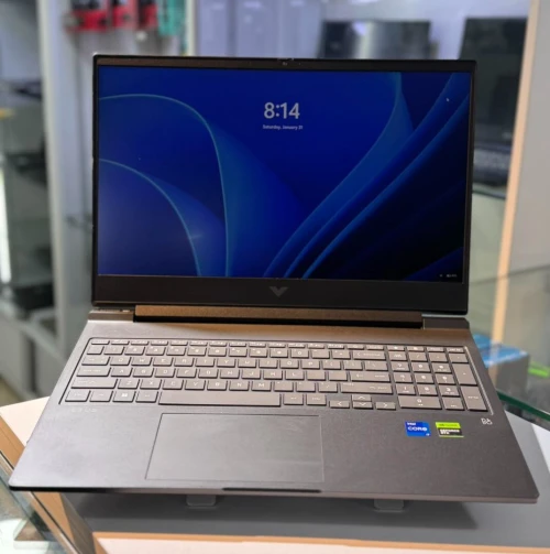 LAPTOP GAMING HP VICTUS / I7-13EME GNR / RTX5060 / 1TB SSD