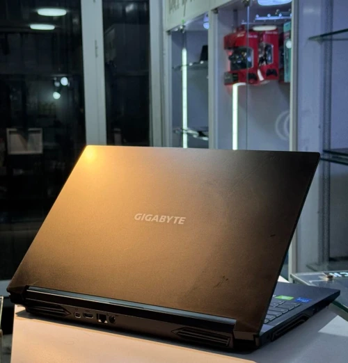 LAPTOP GAMING GIGABYTE I5-11EME GNR / RTX 3050TI