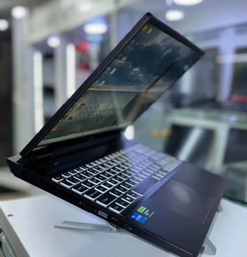 Laptop Gaming ACER NITRO 16 ( 2023 ) / INTEL i5-13500H / RTX4050 6GB / 16 POUCES 165HZ 2K