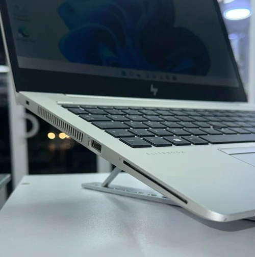 PC LAPTOP HP ELITEBOOK 830 G6