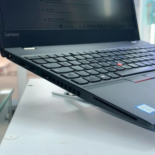LAPTOP THINKPAD T570 / I7-7GNR / NVIDIA MX130 ( 2GB ) / 16GB 