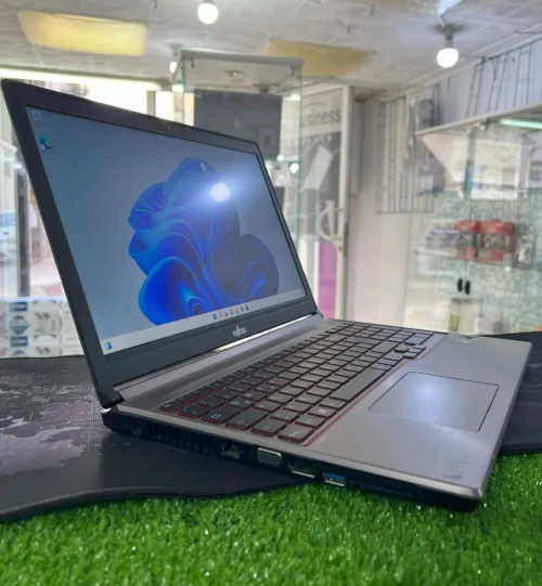 FUJITSU LIFEBOOK E756 / I5-6TH / 16 GB 