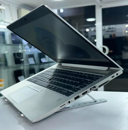 PC LAPTOP HP ELITEBOOK 830 G6