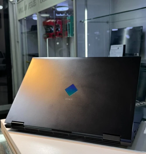 LAPTOP GAMING HP OMEN 16 / INTEL i7-11800H/ RTX 3050