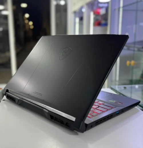 Laptop Gaming MSI KATANA A15 AI B8V ( 2024 ) / RYZEN 7 8845HS / RTX 4060 /165Hz Résolution 2560*1440