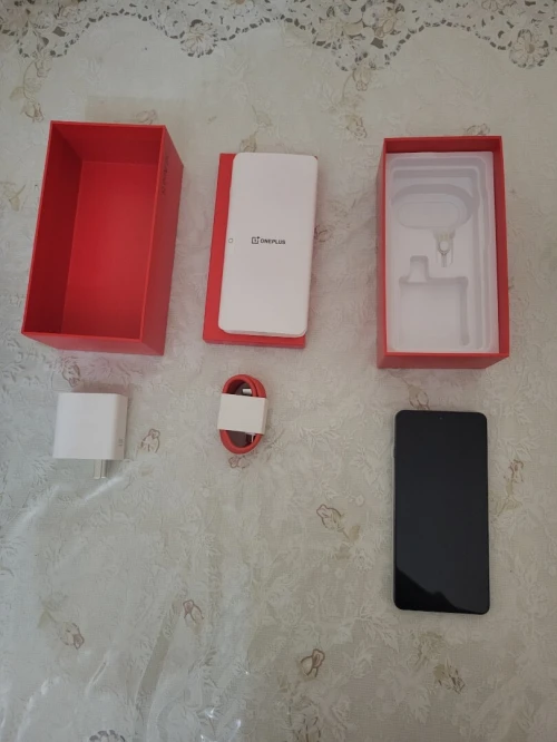Oneplus Ace 5 (13r) Ace 5 (13r)