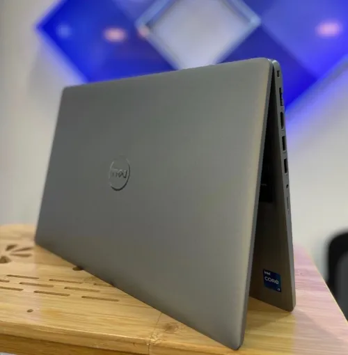 Dell Precision 3561
