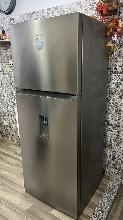 Réfrigérateur Brandt 630L digitale avec fontaine