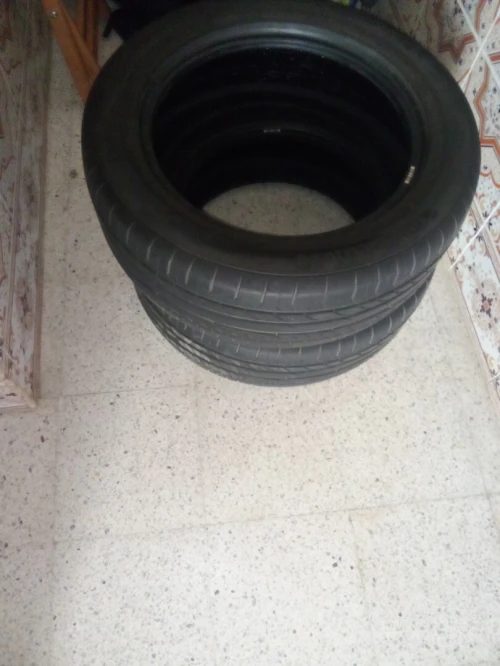 Pneau 235.55.R18