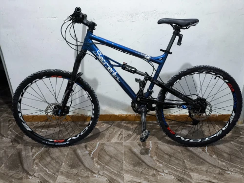 VTT Qbikes Aluminium SRAM Deore Très Bon État
