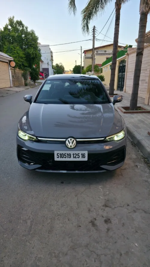 Volkswagen Golf 8 2025 R-Line