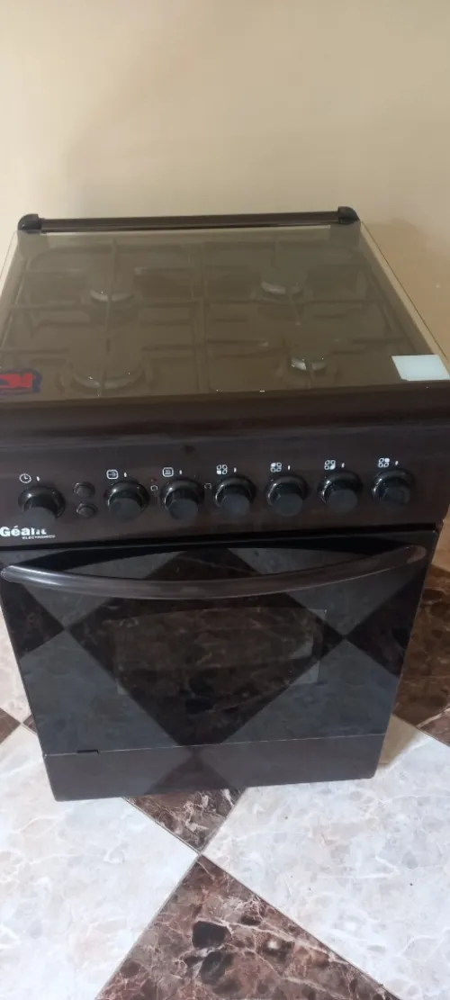 Cuisinière Géant marron