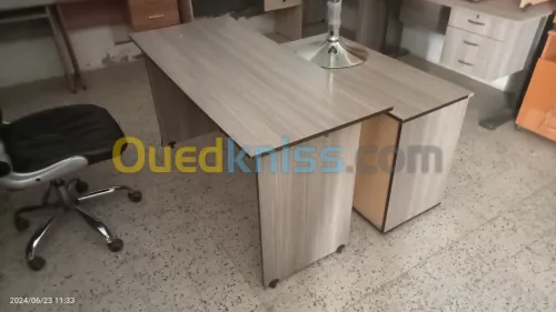 Lot Mobilier De Bureau