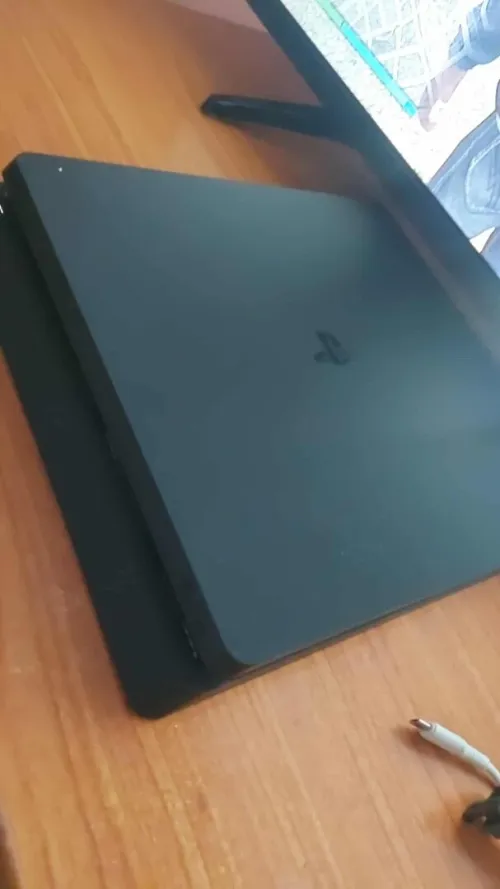 Play 4 slim