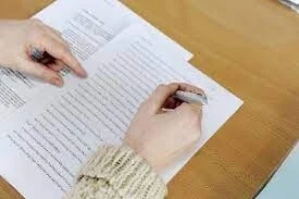 خدمات الكتابة و التحرير في المجال الإداري و القانوني و التجاري