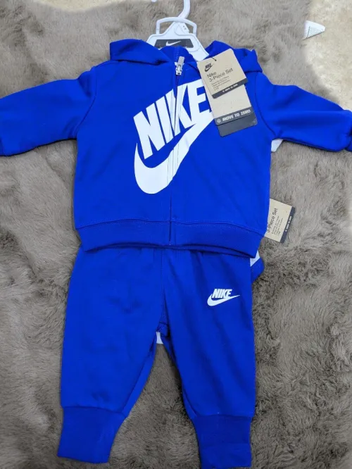 Survêtement Nike original 3piece pour bébé 6mois 