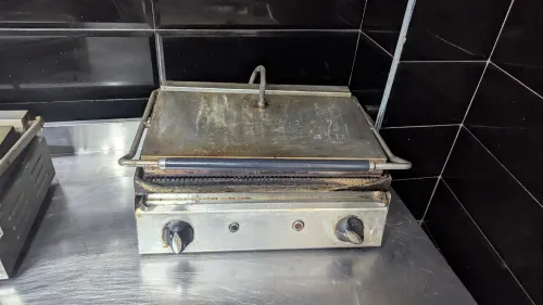 Matériel fast food frigo chambre froide presse friteuse 