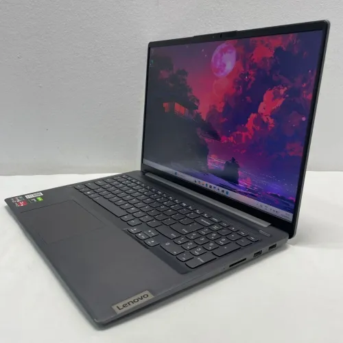 Lenovo PRO 16 2021 Ryzen 7 Series 5000 Ram 16 Gb Stockage 512Gb GTX 1650 4GB