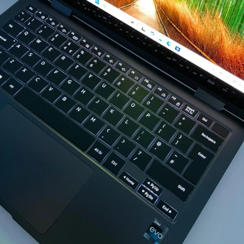 Samsung Galaxy Book i7 13eme Generation Serie P Ram 16 Gb Stockage 512 Gb X360 Tactile Oled