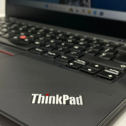 Lenovo ThinkPad T14 Gen 2 i5 11eme Generation Ram 16 Gb Stockage 256 Gb