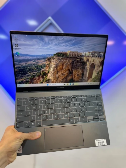 Asus ZenBook 14 i7 10eme Generation Ram 16 Gb Stockage 512 Gb