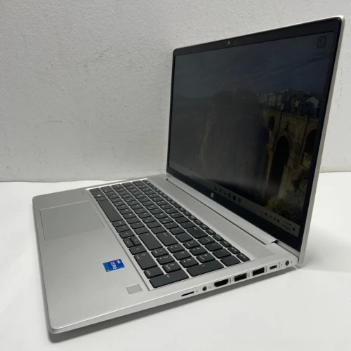 HP ProBook 450 G8 i7 11ème Génération Ram 16 Gb Stockage 256 Gb