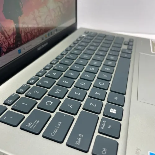 Asus ZenBook 14 Oled i7 12eme Generation Ram 16Gb Stockage 512Gb