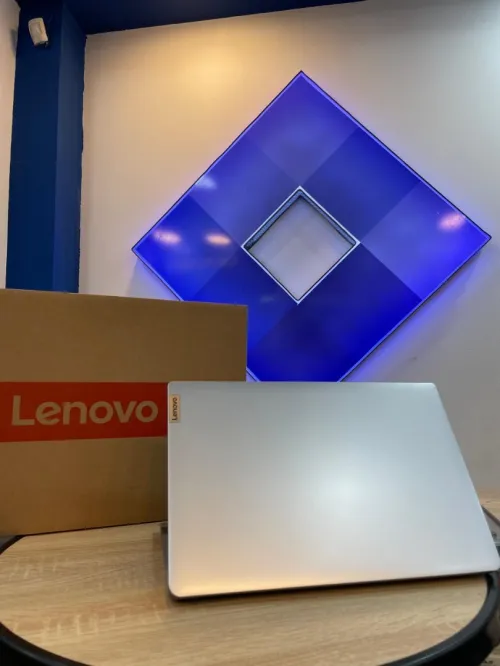 Lenovo IdeaPad Ryzen 5 Serie 7000 Ram 16 Gb Stockage 512 Gb Neuf