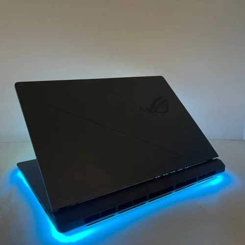 Asus Rog STRIX i7 14eme Generation Serie HX Ram 16 Gb Stockage 512 Gb Nvidia RTX 5060 8 Gb