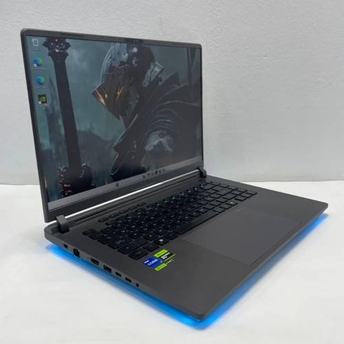 Asus Rog STRIX i7 14eme Generation Serie HX Ram 16 Gb Stockage 512 Gb Nvidia RTX 5060 8 Gb