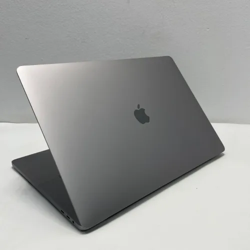 Macbook PRO 2019 i7 Ram 16 Gb Stockage 512 GB 3K 16 Pouces