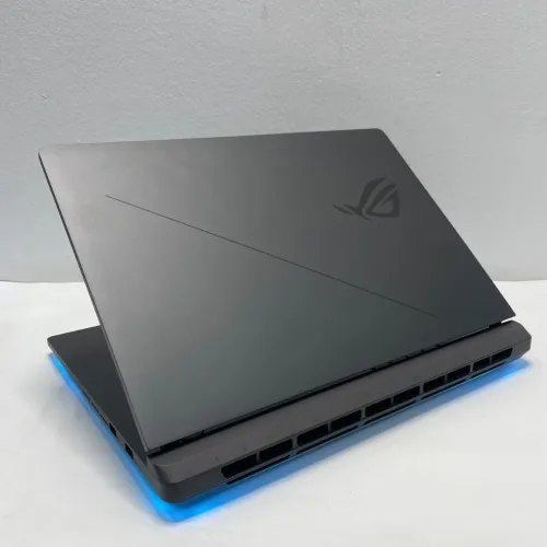 Asus Rog STRIX i7 14eme Generation Serie HX Ram 16 Gb Stockage 512 Gb Nvidia RTX 5060 8 Gb