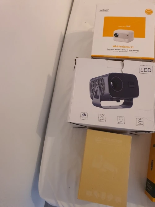 VIDEO PROJECTEURS 4K  3 PIECES