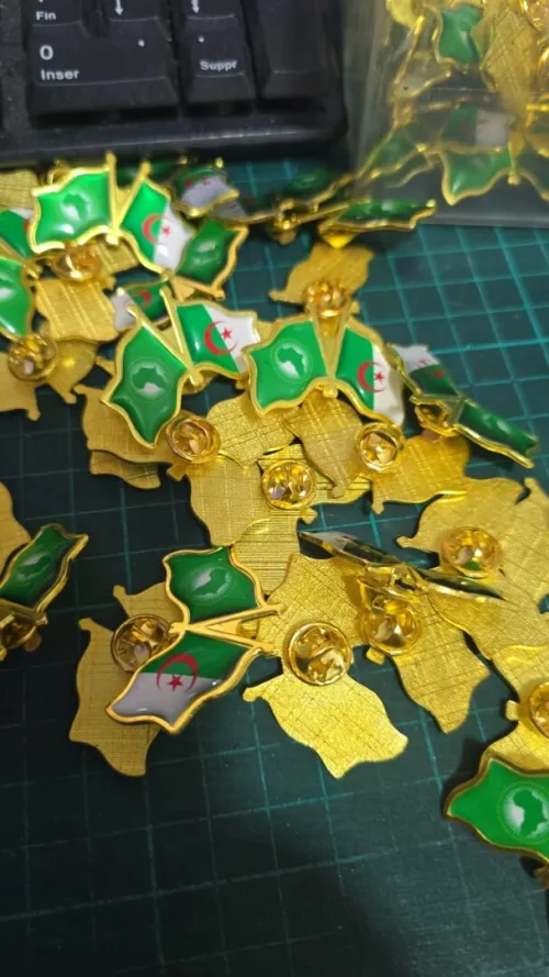 Pins et macaron personnalisé