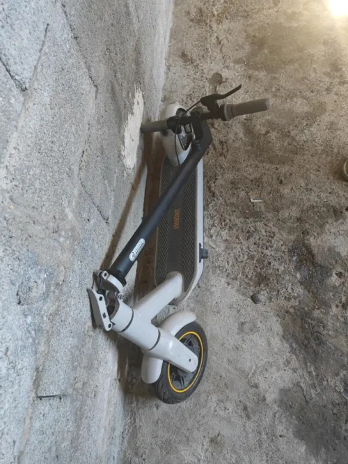 Trottinette électrique ninebot 
