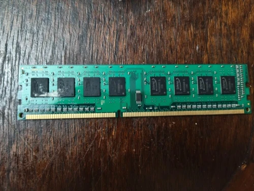 RAM PC Bureau (Desktop) et Laptop 4Go DDR3