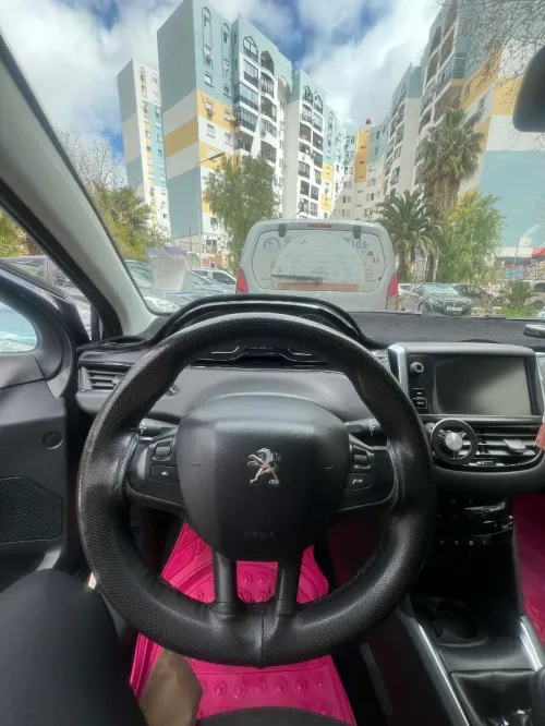 Peugeot 208 2015 Allure