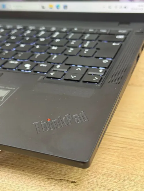 Lenovo ThinkPad P14s Gen 5 Ryzen 5 PRO 8640H 32GB RAM 1TB SSD 14" Tactile