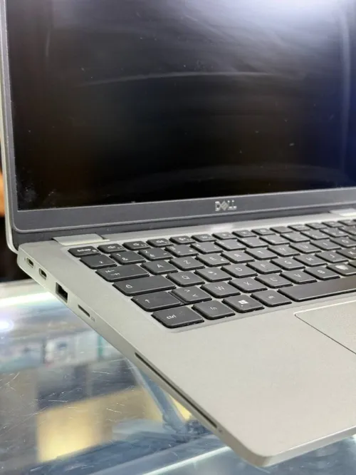Dell Latitude 5320 i5-1135G7 8GB DDR4 256GB SSD 13.3" FHD Clavier Lumineux